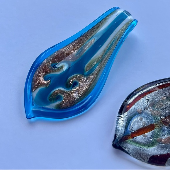 Glass blown metallic/glitter patterned tear drop shaped pendant set - Picture 5 of 9